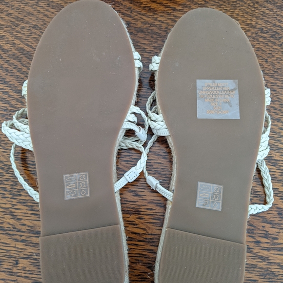 Madewell size 9 sandals - Picture 3 of 3